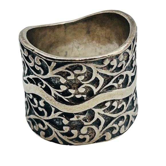 Silpada Jewelry - Silpada Silver Ornate Ring